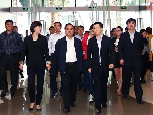 海南省委副書(shū)記、省長(zhǎng)劉賜貴蒞臨海棠灣免稅購(gòu)物中心考察