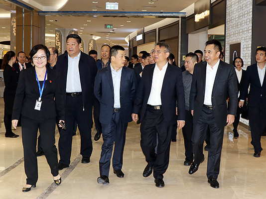 離島免稅新政重大標志性項目落成  ?？?、博鰲免稅店開業(yè)儀式在海口順利舉行