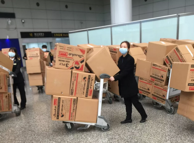 【中國免稅人在行動·一線直擊篇】之六： 戰(zhàn)“疫”一線的陽光衛(wèi)士，愛心傳遞暖人心