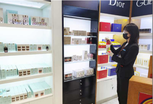 【中國免稅人在行動·一線直擊篇】之九： 防“疫”當(dāng)前，服務(wù)不減，為恢復(fù)經(jīng)營提供堅實保障