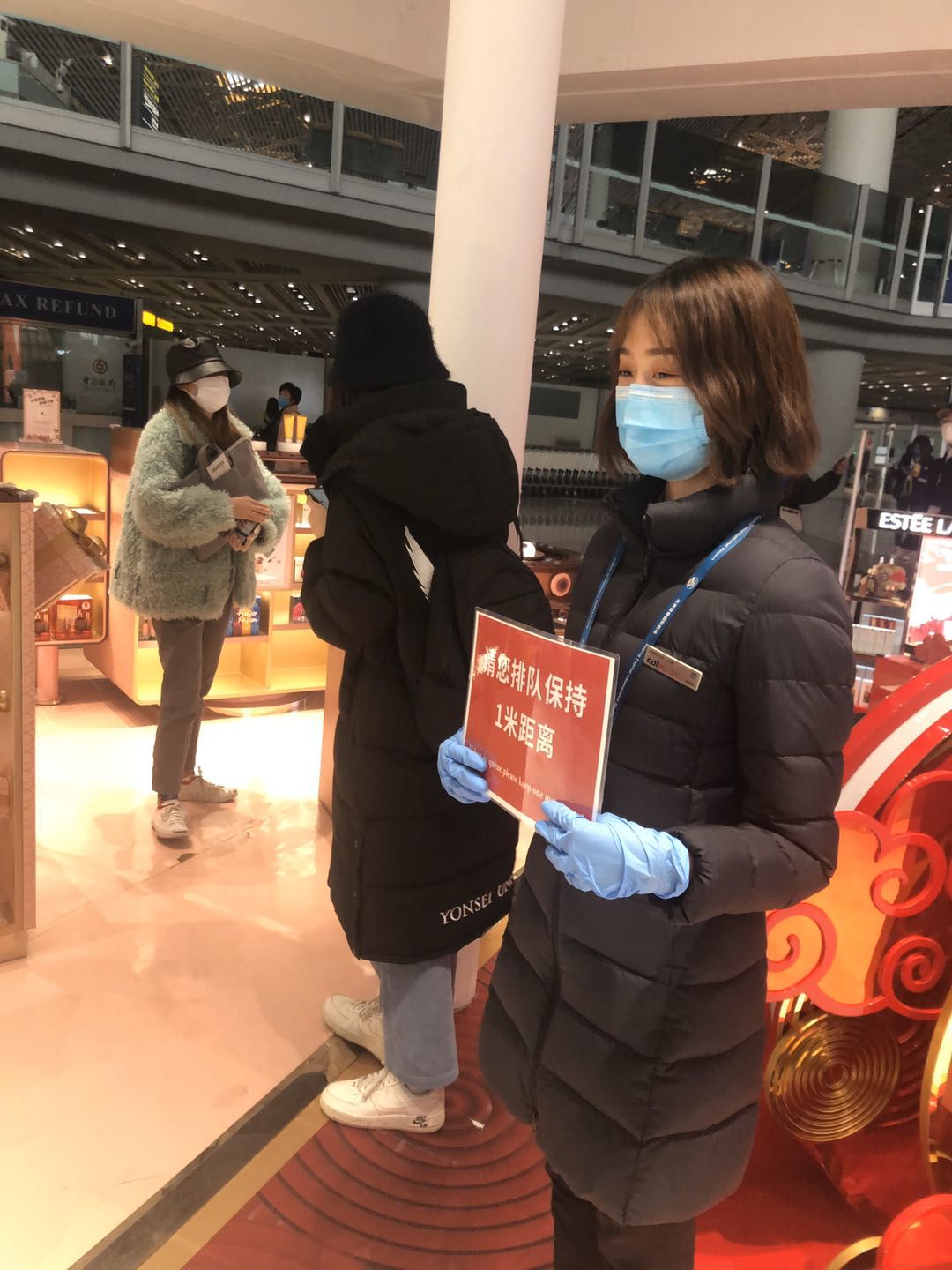 【中國(guó)免稅人在行動(dòng)·一線直擊篇】之十五： 不畏艱險(xiǎn)戰(zhàn)疫情，無私奉獻(xiàn)顯大愛