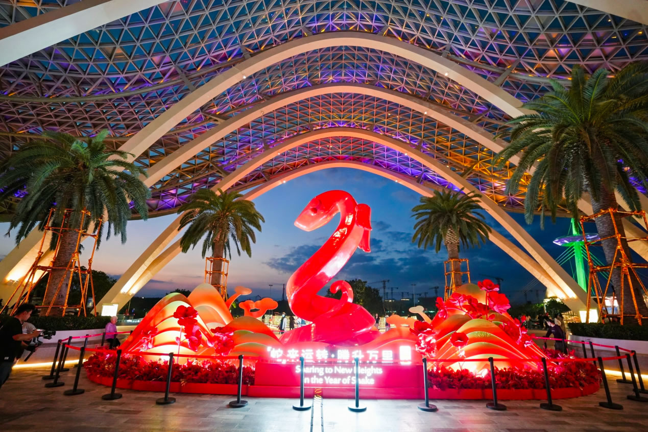 中免集團(tuán)以“免稅+非遺”煥新春節(jié)消費(fèi)體驗(yàn)，助推海南文旅市場(chǎng)熱潮